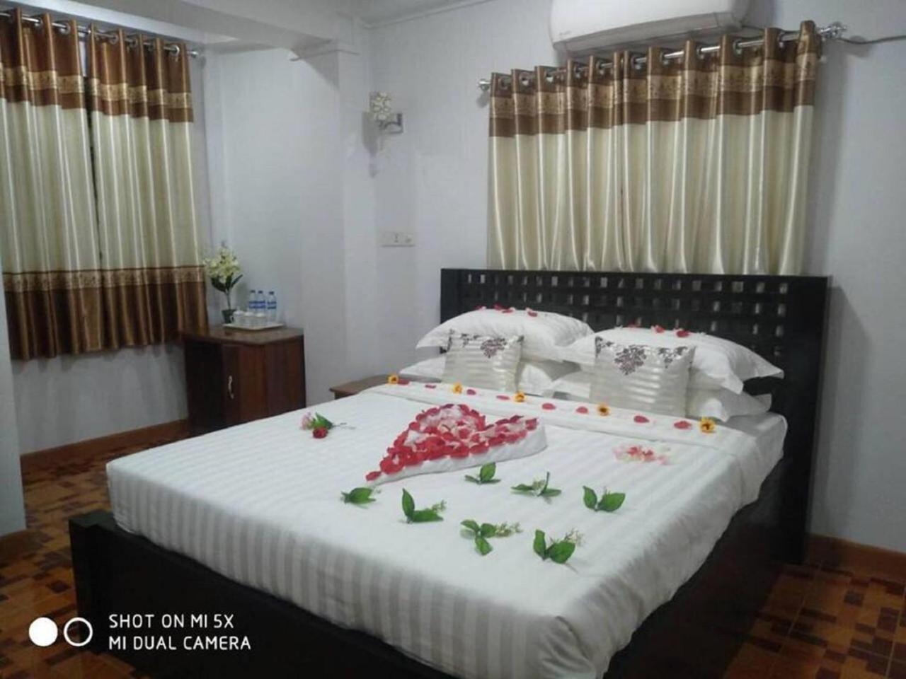 Golden Palace Hotel Hpa-an Eksteriør billede